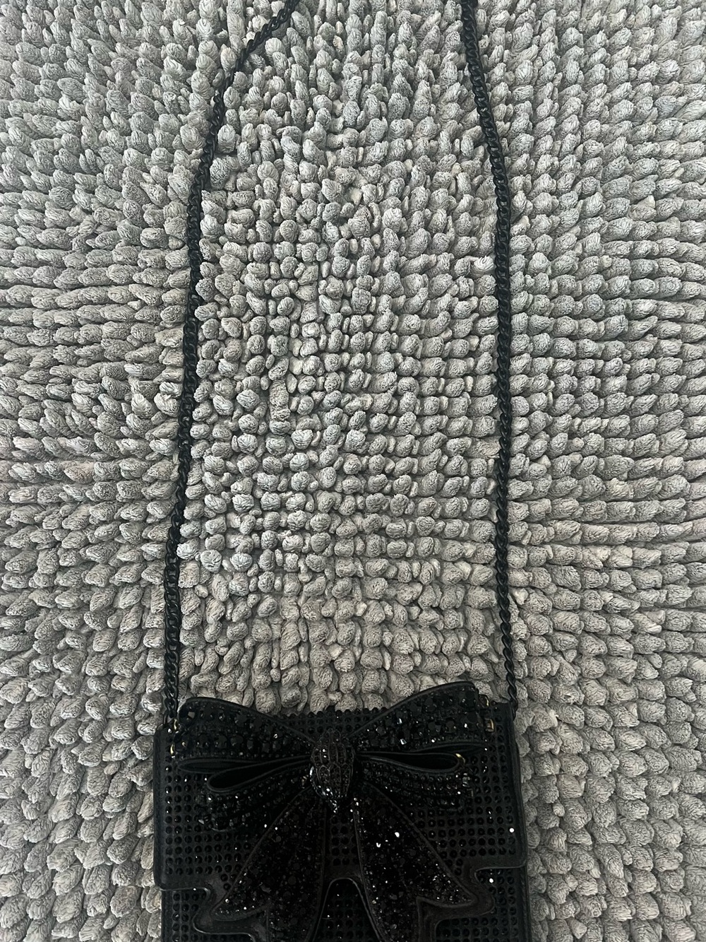 Kurt Geiger Black Bow Crystal-Embellished Crossbody súper bonita y elegante !!